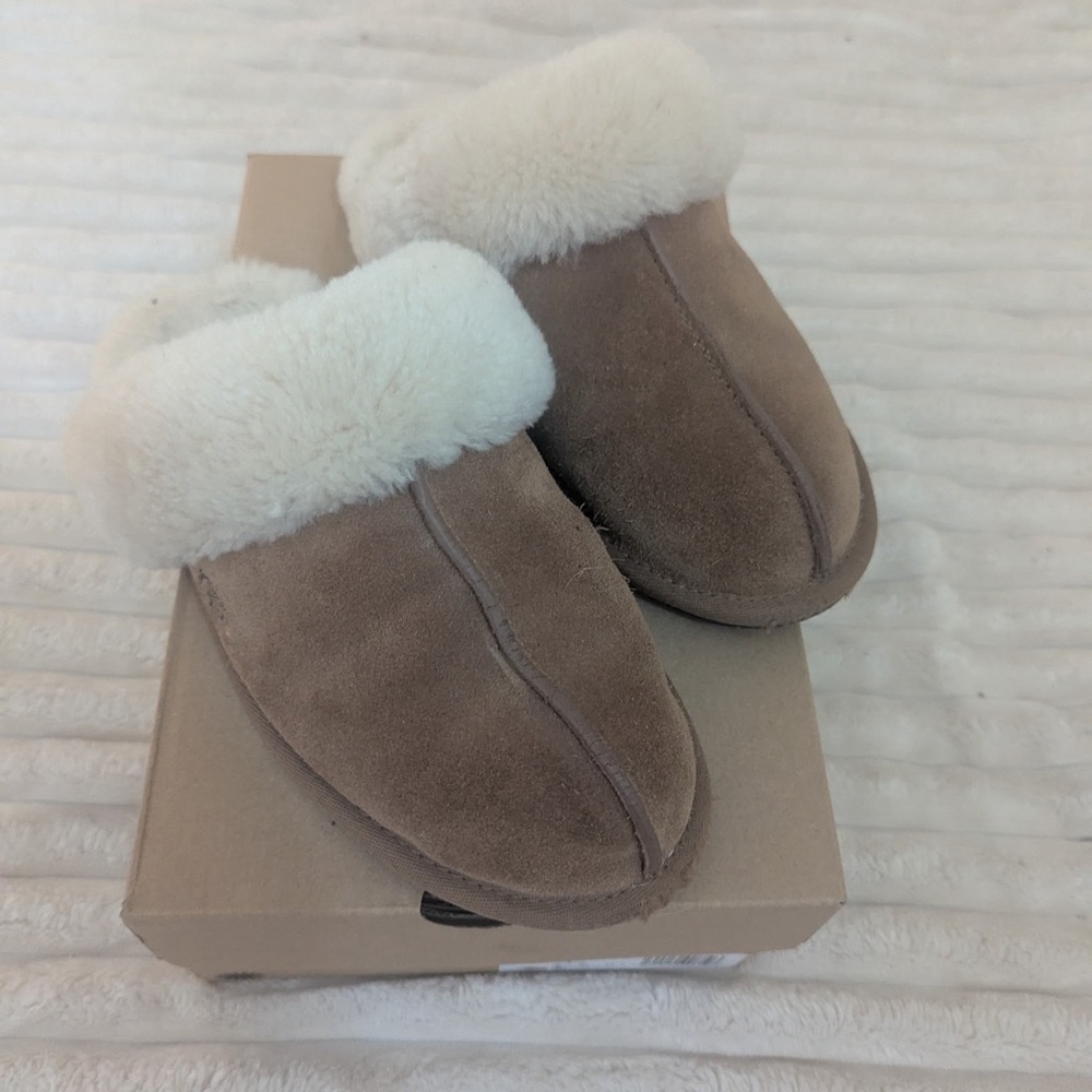 UGG Scuffette II Chestnut Slippers